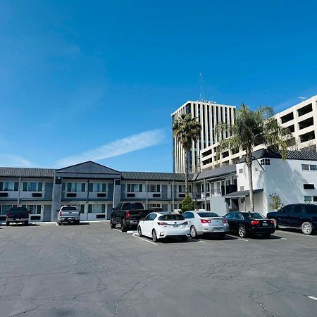 Surestay By Best Western Fresno Central Exterior foto