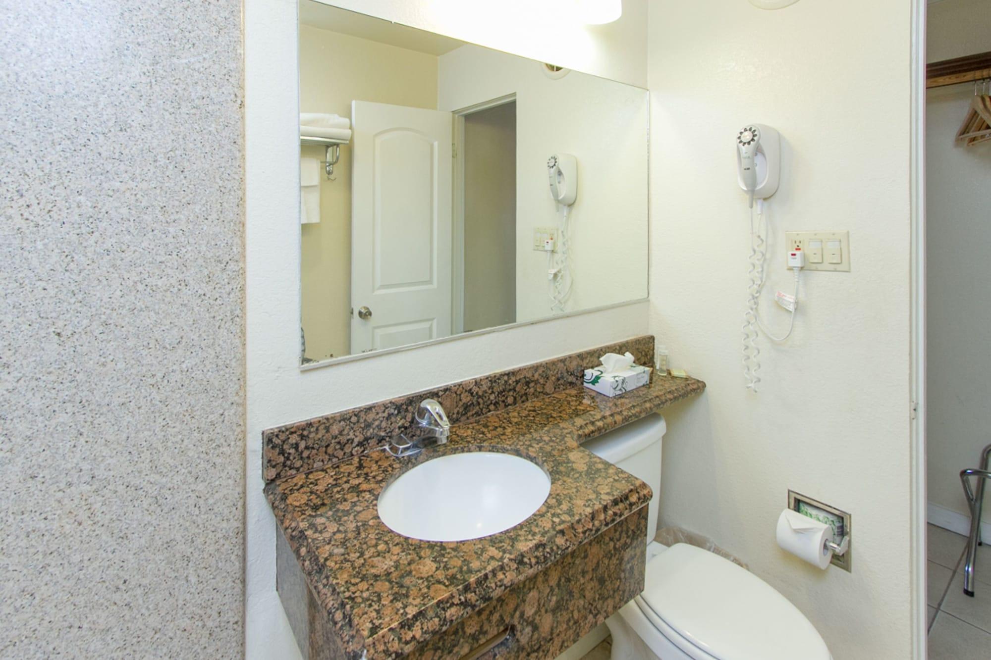 Surestay By Best Western Fresno Central Exterior foto