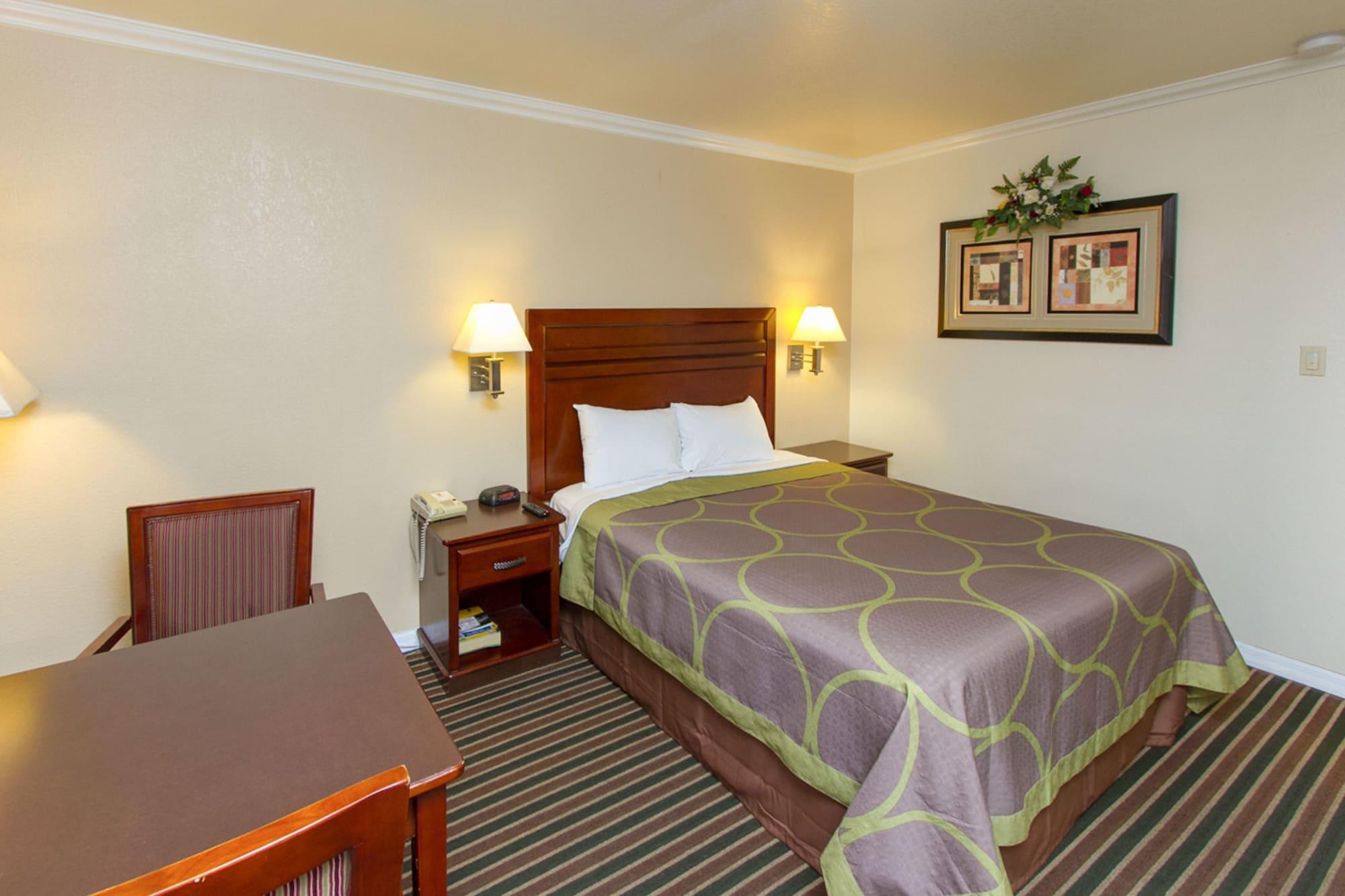 Surestay By Best Western Fresno Central Exterior foto