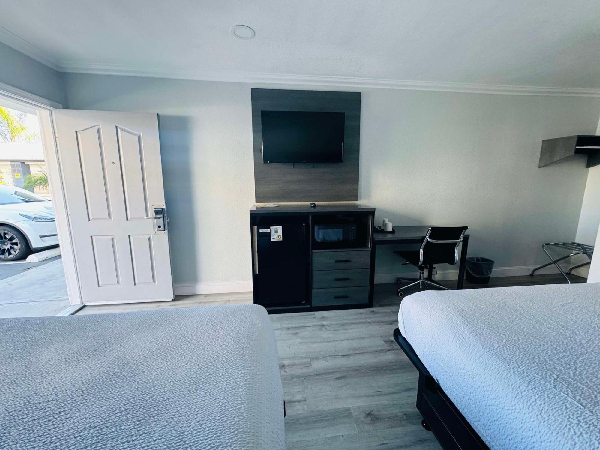 Surestay By Best Western Fresno Central Exterior foto