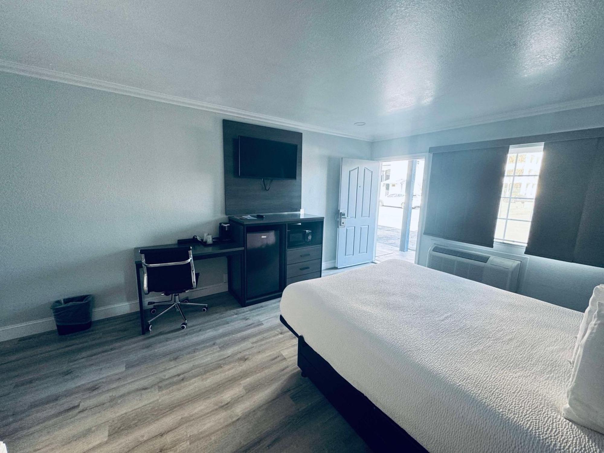 Surestay By Best Western Fresno Central Exterior foto