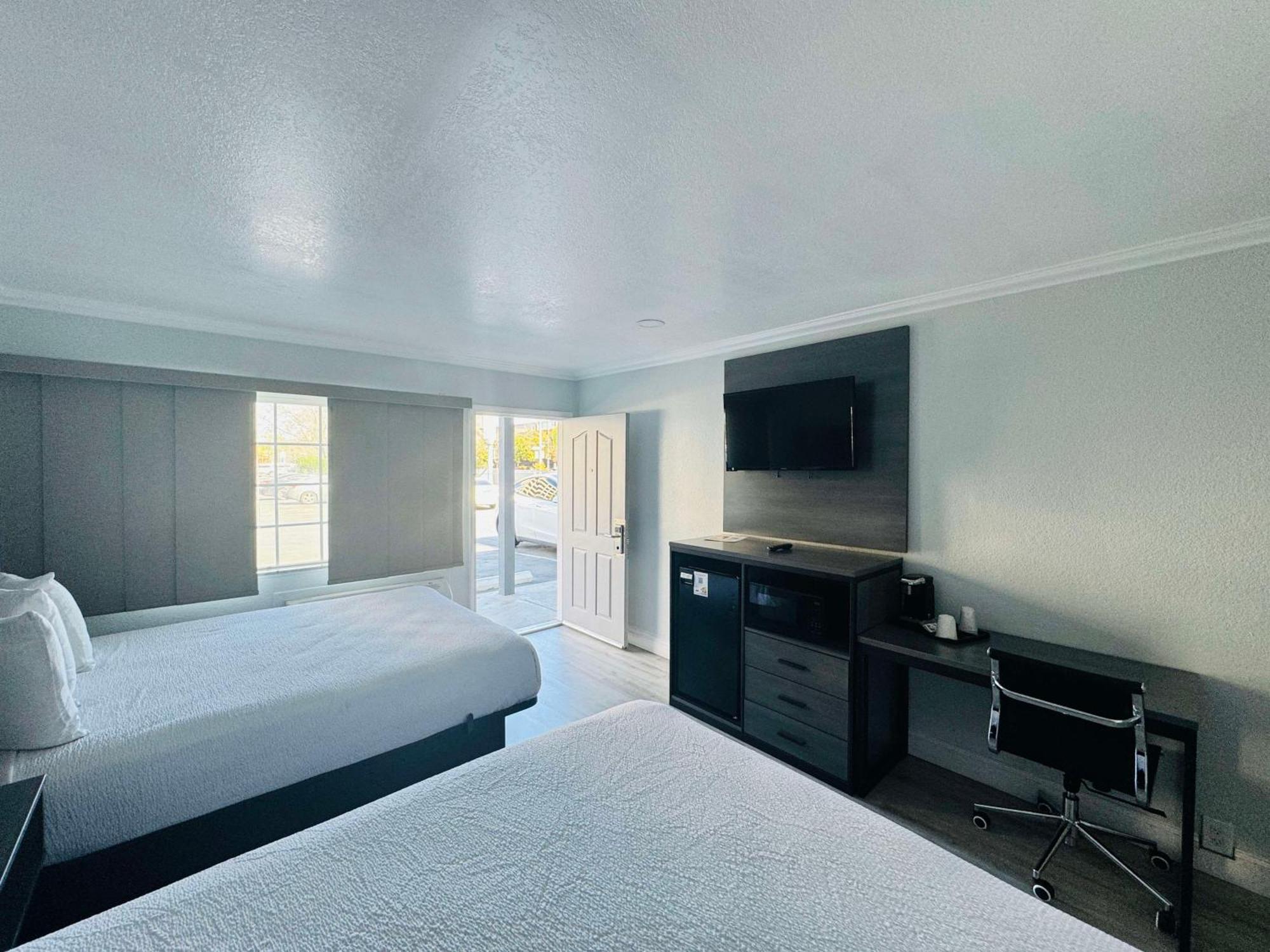 Surestay By Best Western Fresno Central Exterior foto
