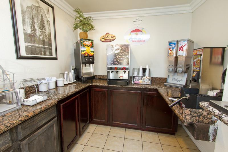 Surestay By Best Western Fresno Central Exterior foto